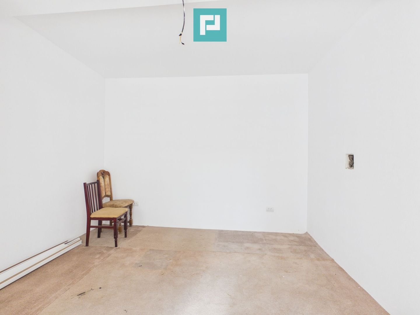 Casa renovata 3 camere Gepiu - Poză 4