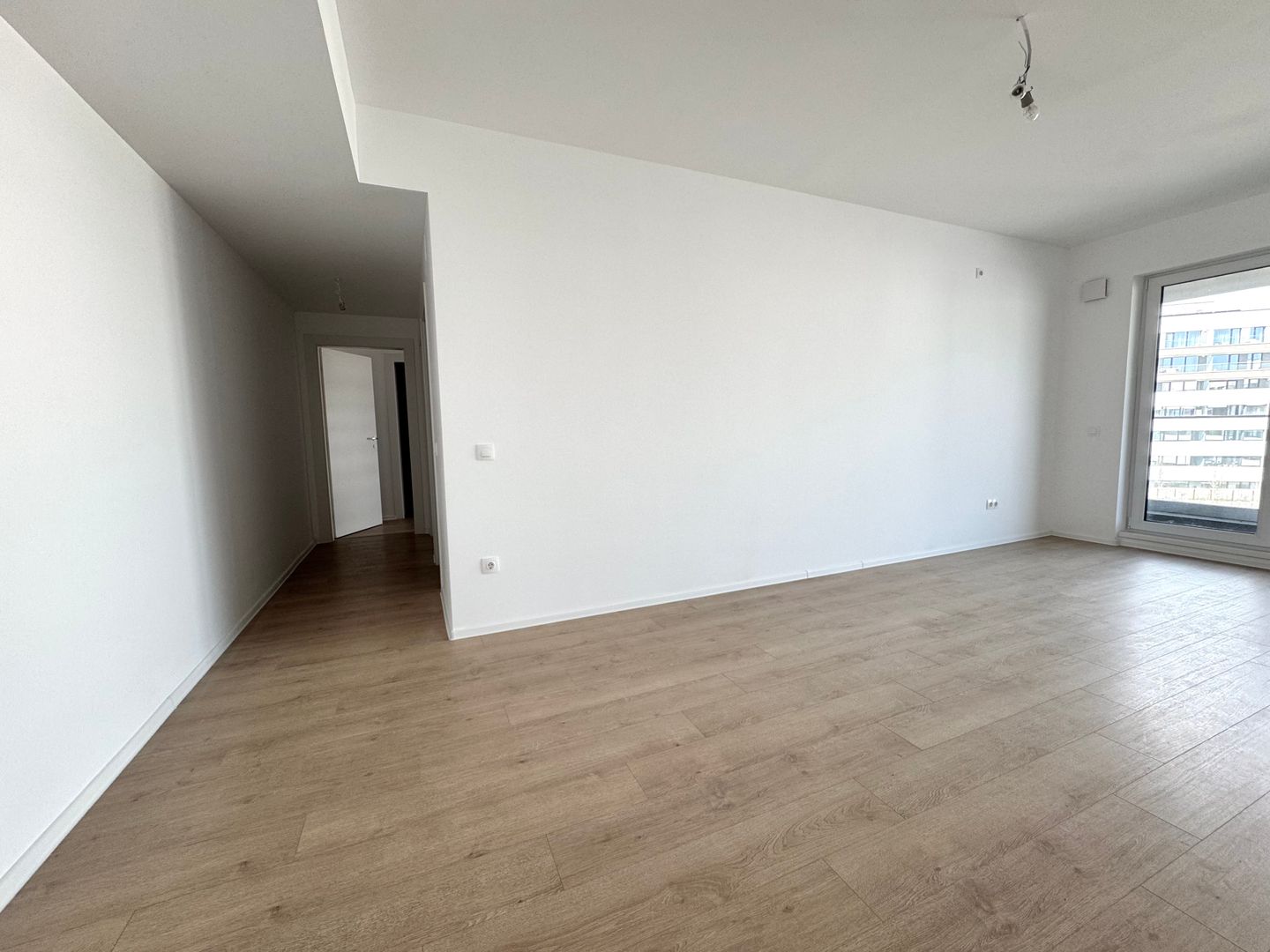 3 camere 76 mp SU + Balcon 6.5mp - Zona Lac Straulesti-Mall Colosseum - Poză 13