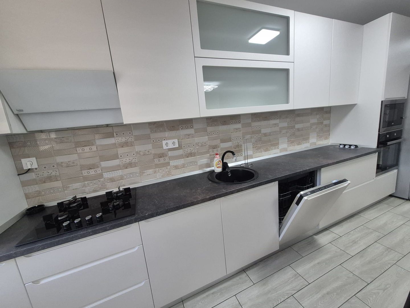 APARTAMENT 3 CAMERE SI LOC DE PARCARE | SELIMBAR ZONA TRIAJULUI - Poză 2