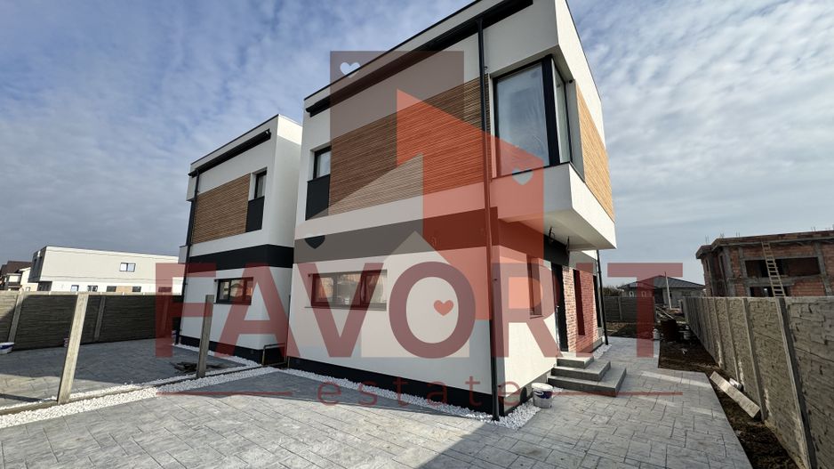 Duplex in Mosnita. Despartit prin anexa. La asfalt. - Poză 2