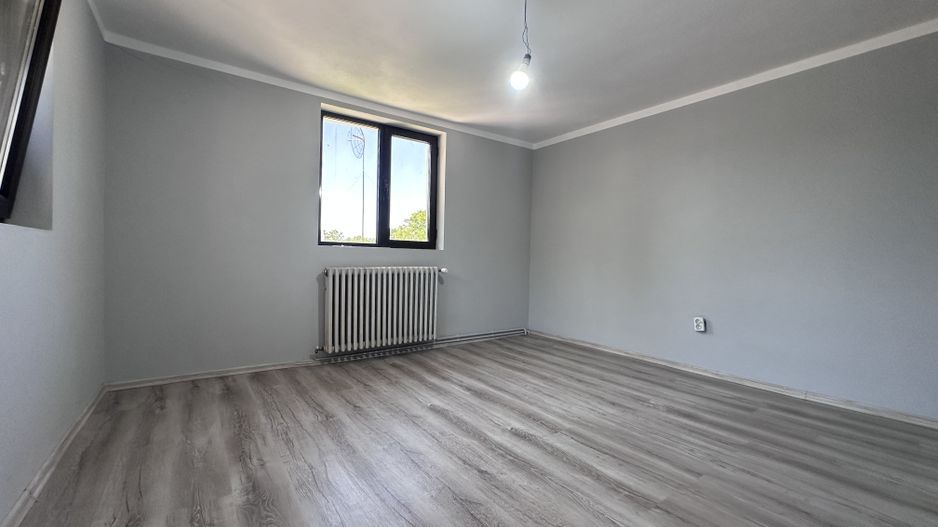 Gata de locuit! Vanzare casa cu 5 camere in Priboiu, com.Branesti - Poză 24