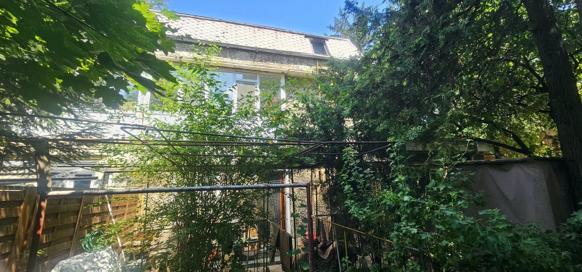 De vanzare  -  Casa P+1E - Alea Trandafirilor - 220.000 euro - Poză 11