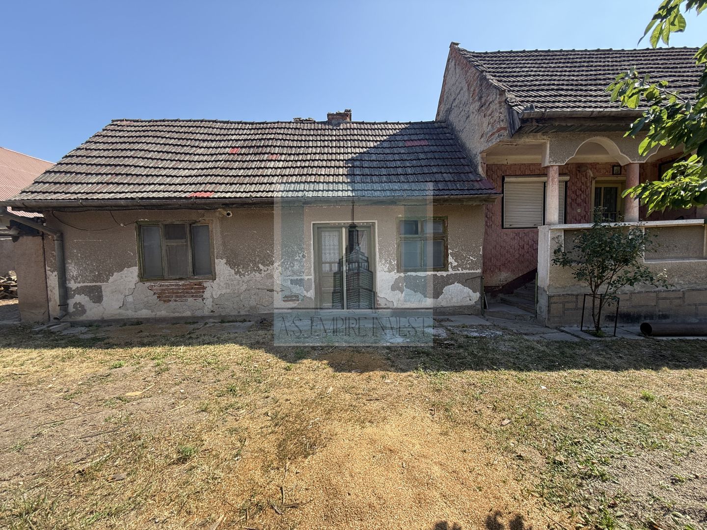 Casa 3 camere, beci ,teren 610 mp + grădină 620 mp-Loc. Cuciulata - Poză 2