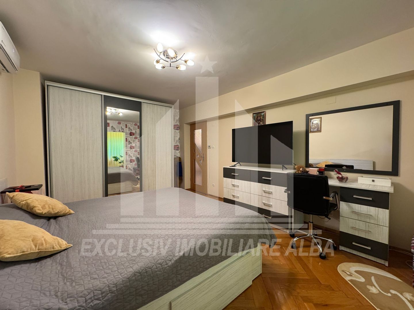 Apartament cu 3 camere decomandate, etaj 2, Centru - Poză 6