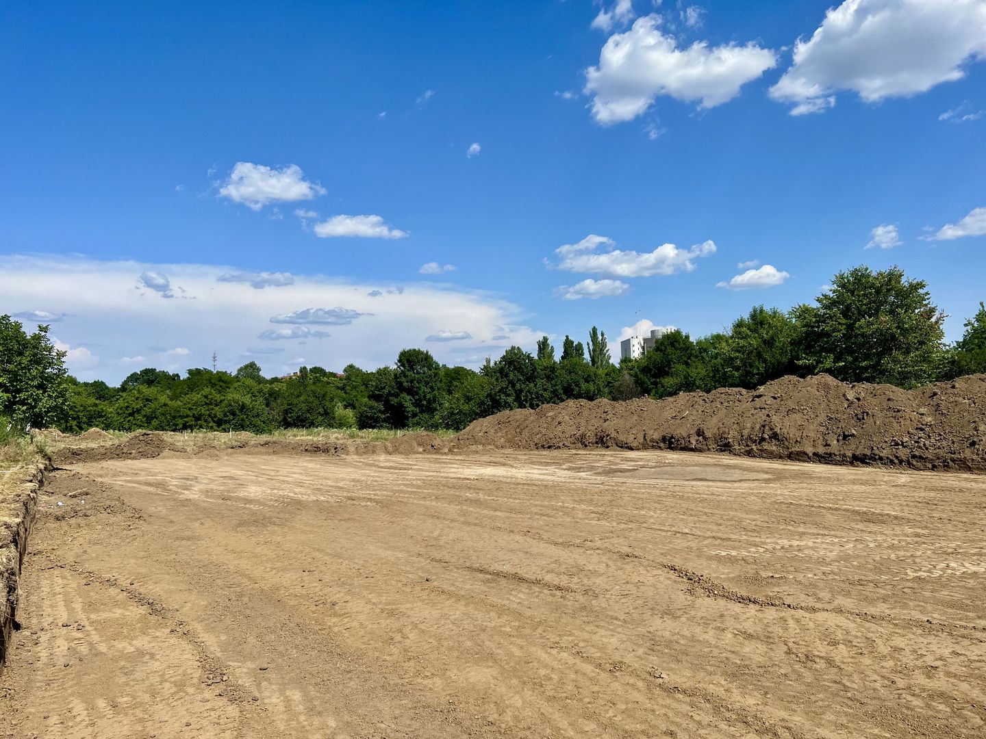 Teren 6000 mp pozitie deosebita lacul Baneasa adancime 140 m - Poză 5