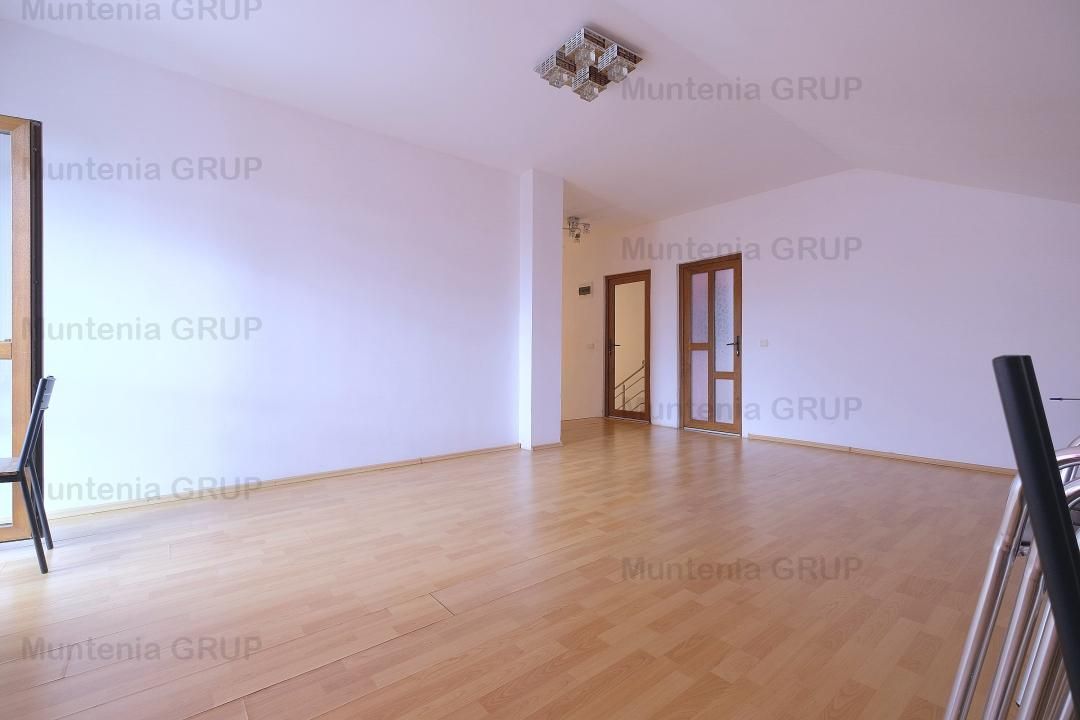 DOBROESTI - Str. Doinei, vila P+E+M, 6 camere, 3 bai cu fininsaje LUX - Poză 20