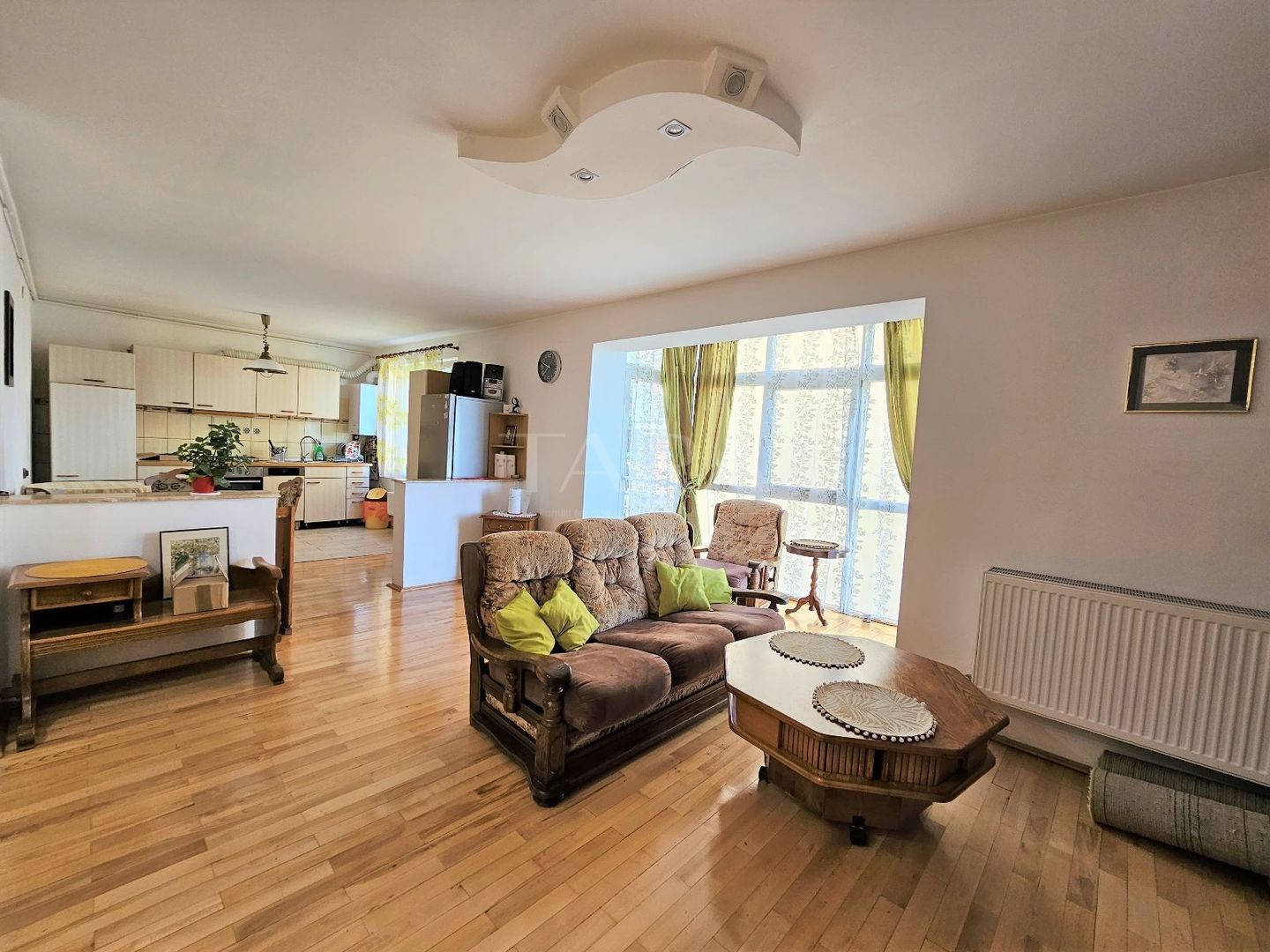 Apartament cu 7 camere de vânzare în Borhanci - Oportunitate unică! - Poză 1