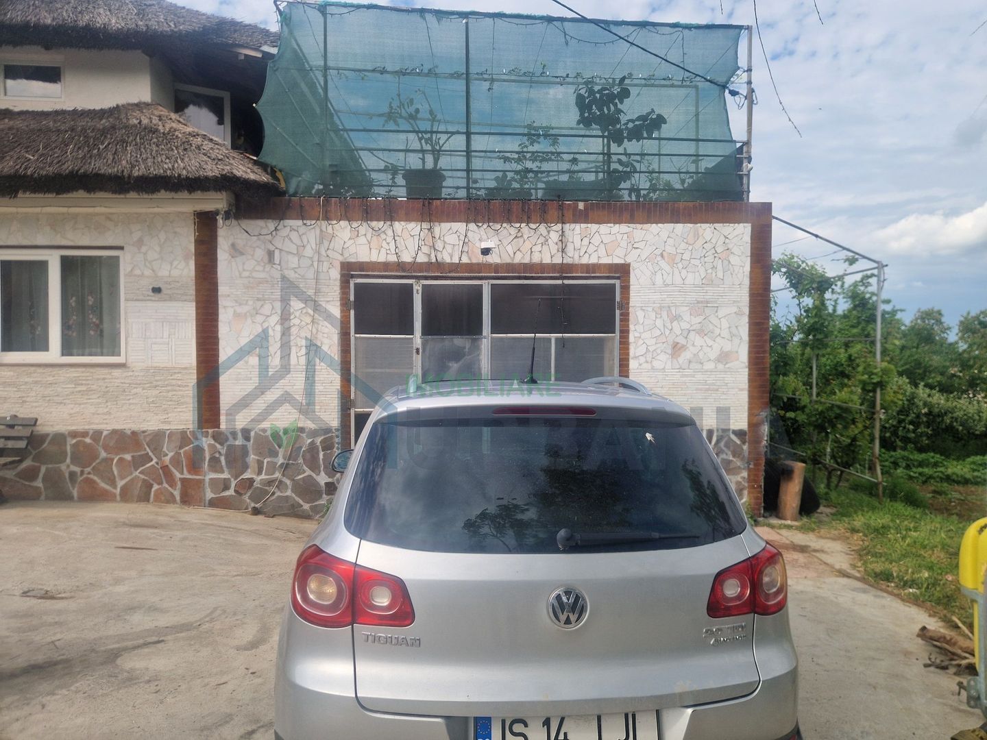 Casă locuibilă și service auto în comuna Deleni, 8 km de orașul Hârlău, 1600 mp teren - Poză 4