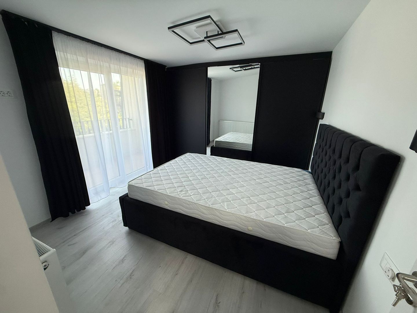 SE VINDE Apartament + Loc Parcare - Poză 10
