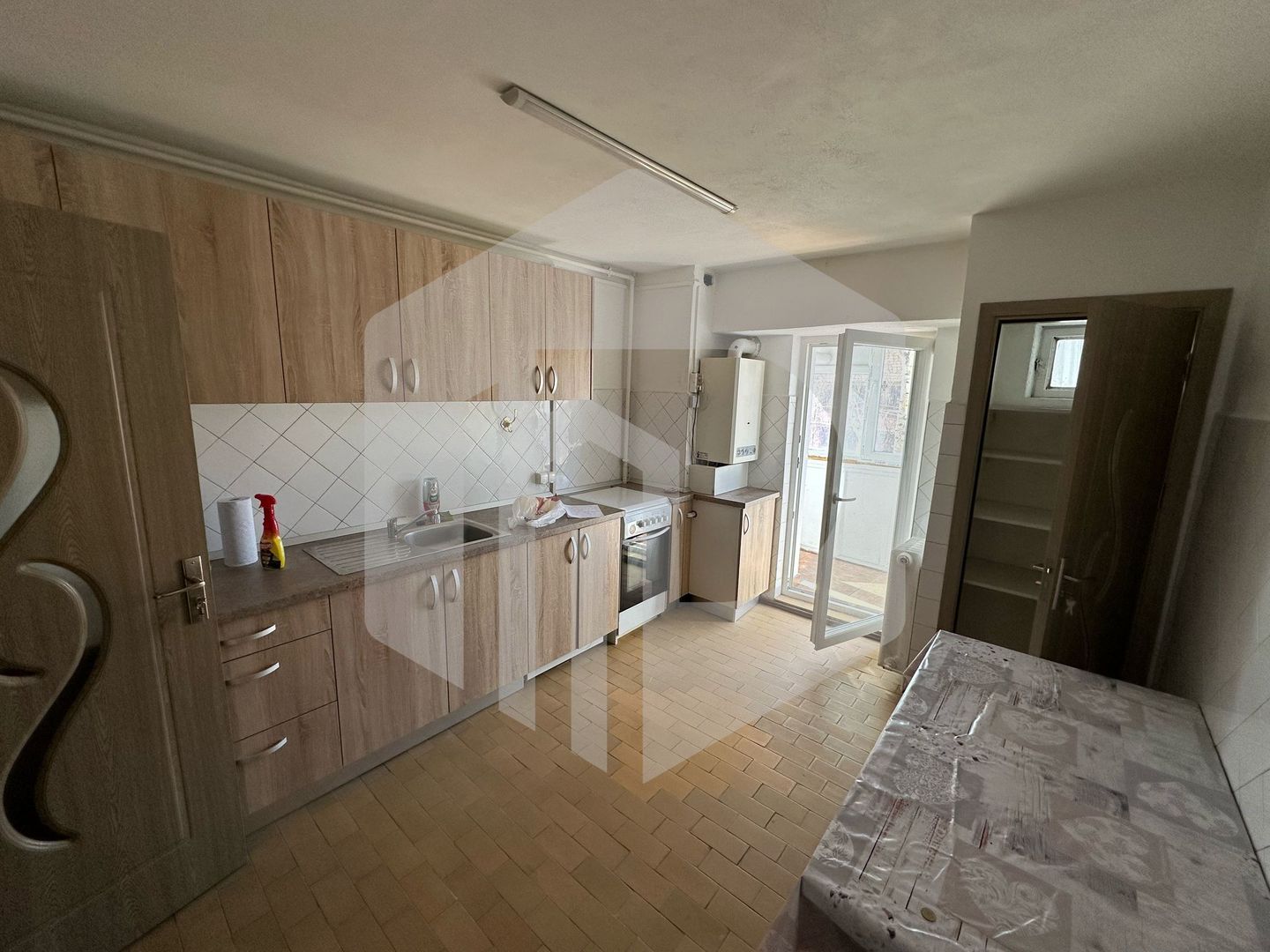 Apartament - 2 Camere - Decomandat - str. Abatorului - Pivnita - Poză 3