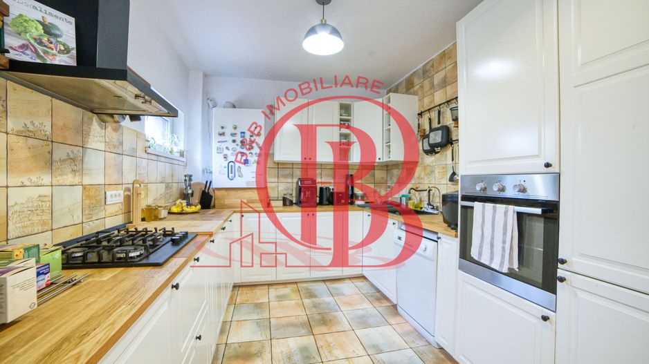 Casa complet mobilata 5 camere 3 bai curte generoasa - Poză 6