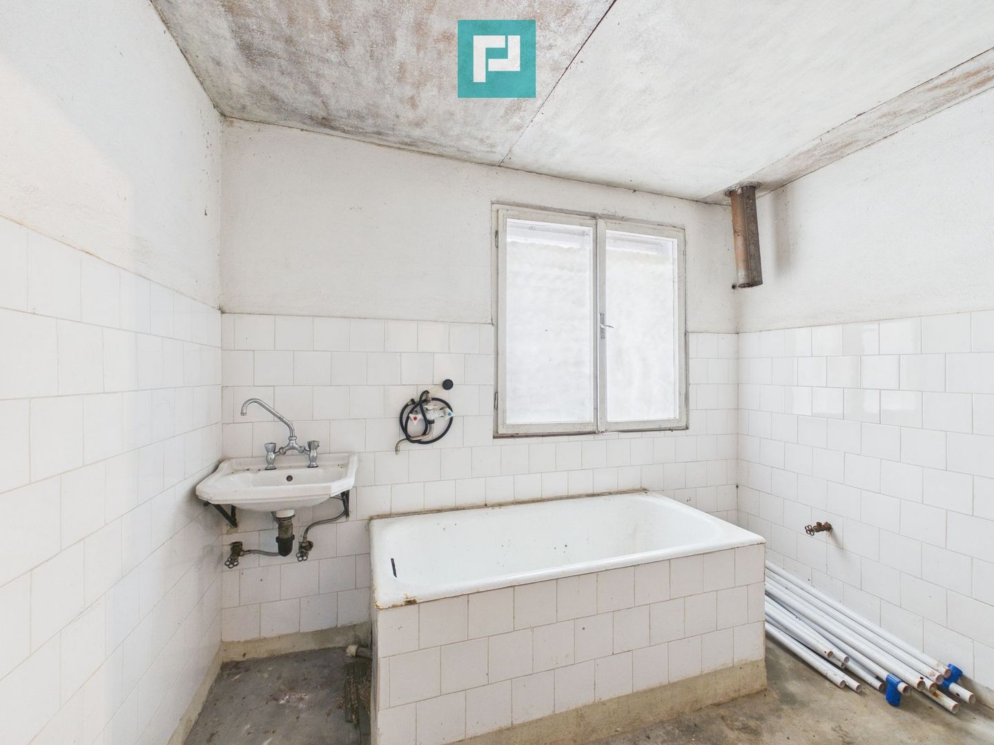 Casă 5 camere şi anexe în Cuied - Poză 14