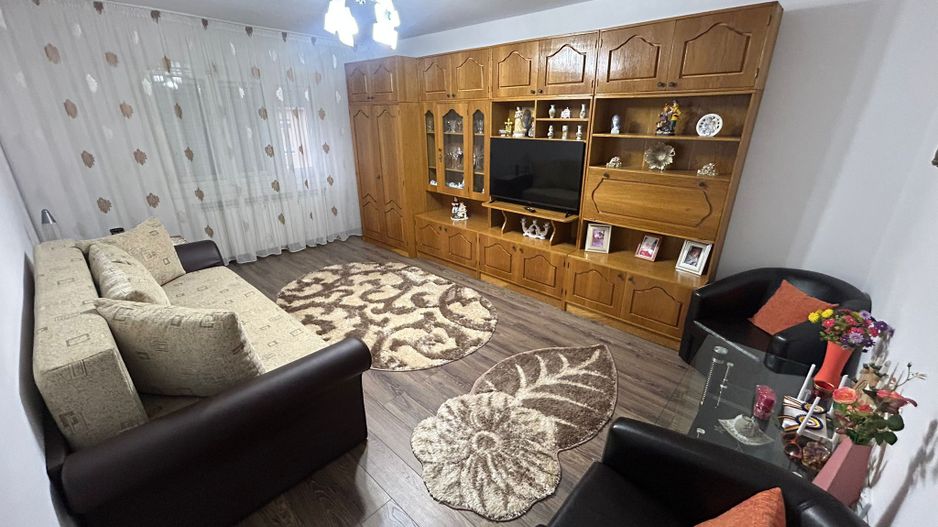 Apartament 2 camere, decomandat - Cugir - Poză 2