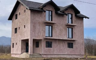 Casa de închiriat | 9 camere  | 260mp utili | Sacel - Poză 1