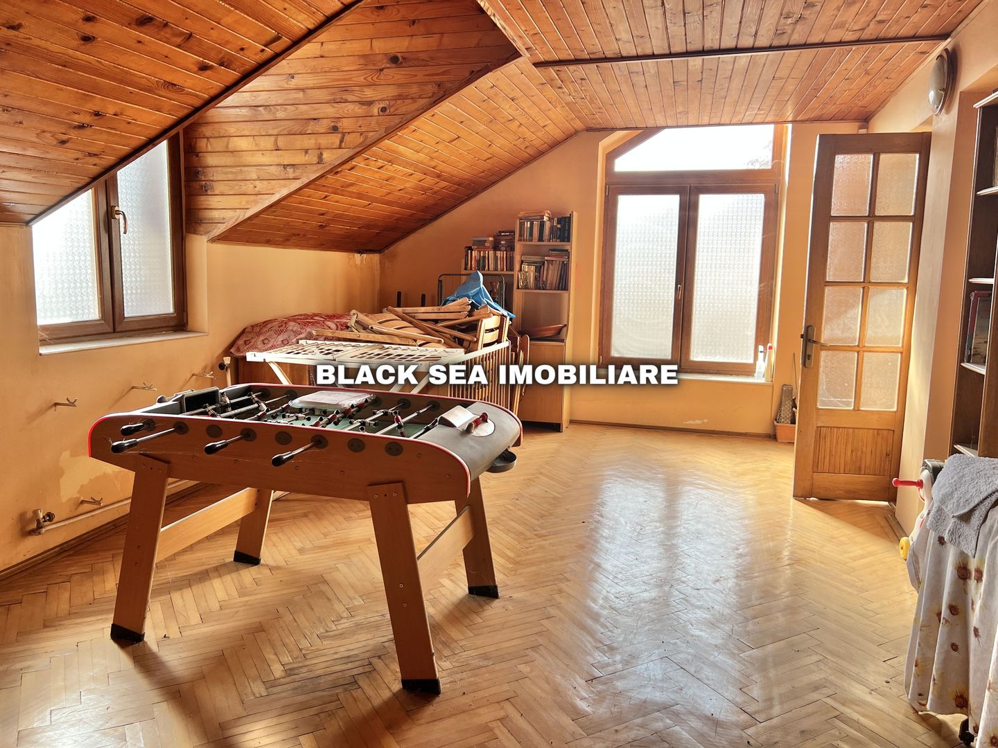 Vila 7 camere D+P+1+M - 2 Garaje - 50m de plaja - Zona centrala - Poză 18