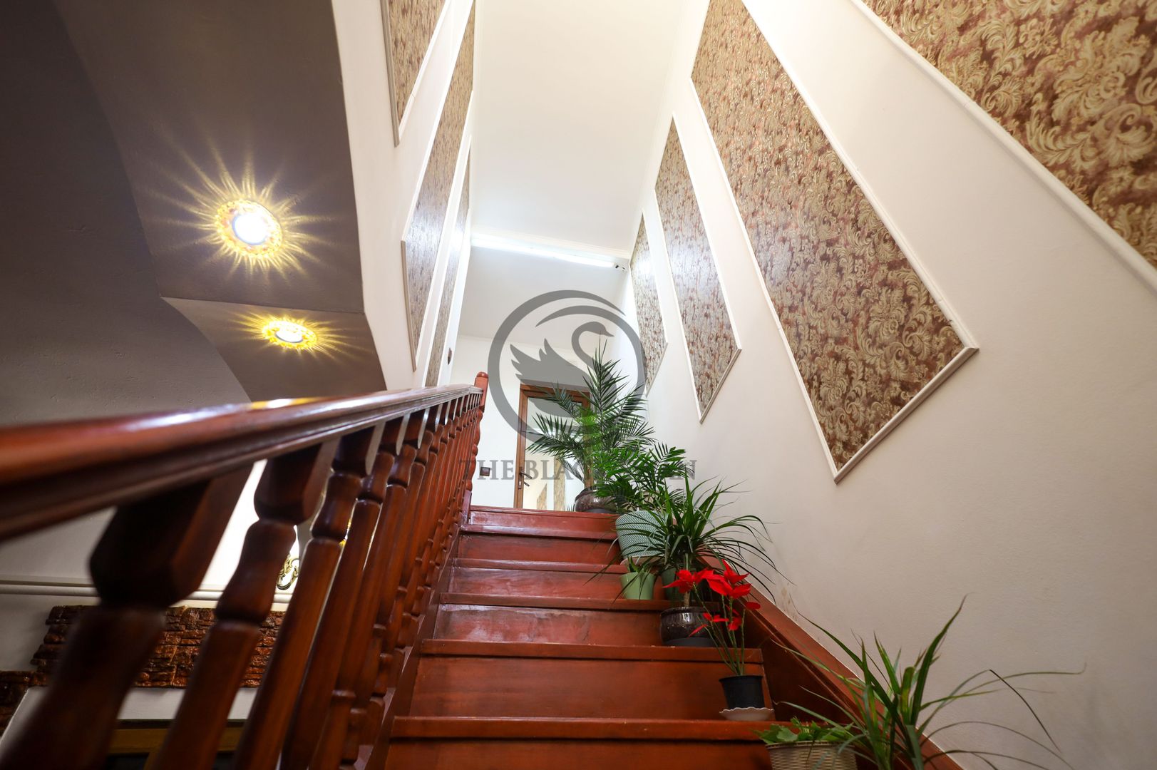 Casa 6 camere de vanzare | Salon Infrumusetare | Ploiesti, COMISION 0% - Poză 21