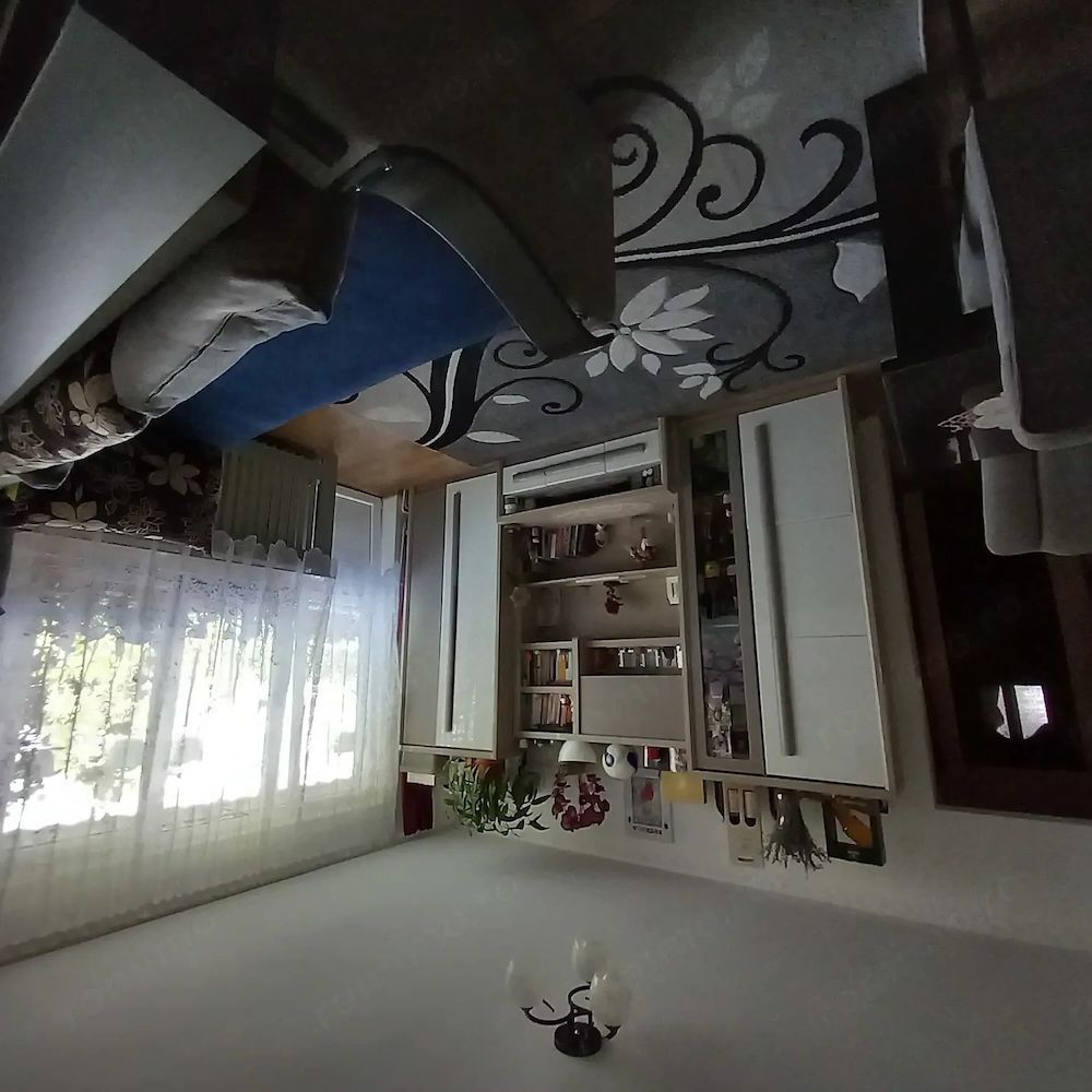 Apartament cu 2 camere de vanzare pe strada Careiului vizavi cu Nepi Shopping Plaza. - Poză 3