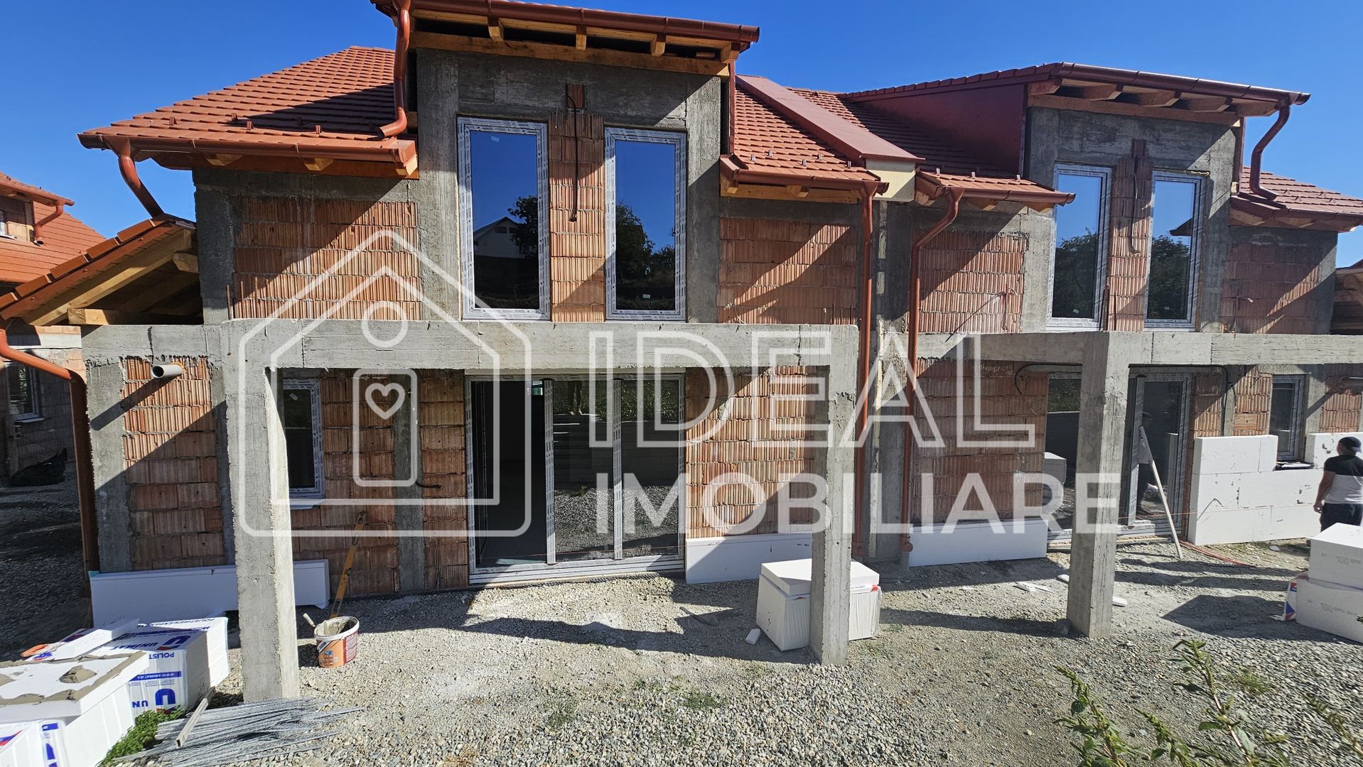 Casa Tip Duplex cu 5 camere si gradina generoasa, in Sura Mica - Poză 2