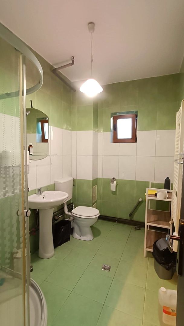 Spatiu de birou la casa cu curte si parcari - Poză 7