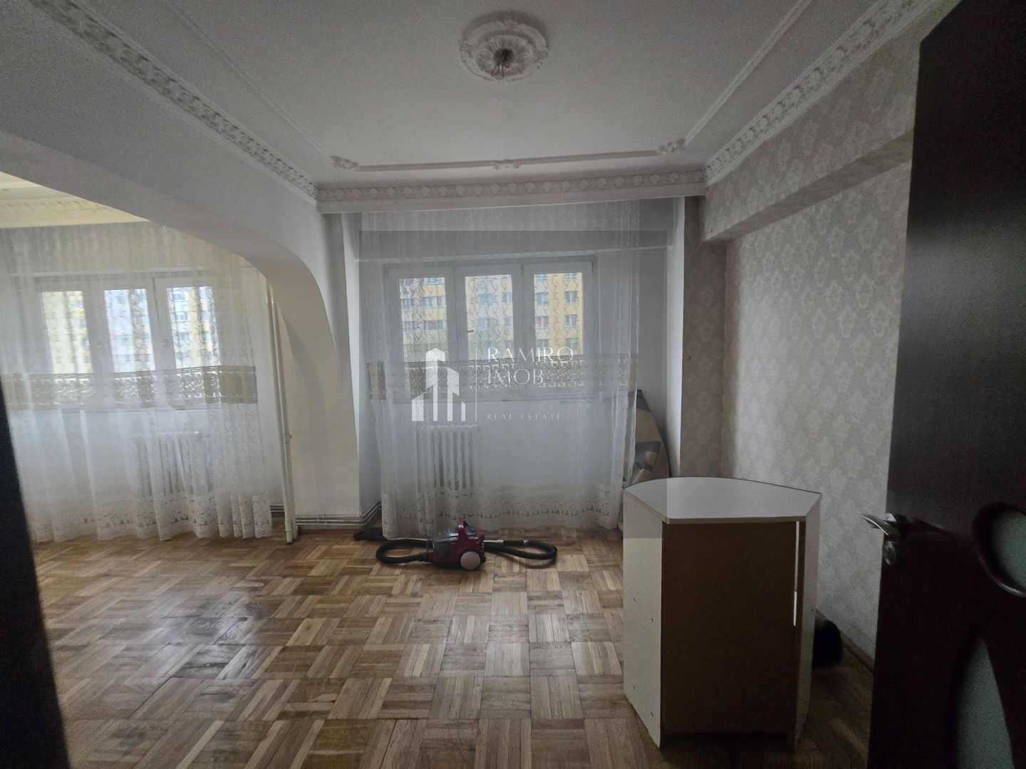 Apartament 104mp-utili 2bai centrala -an 1985 -Bd. Chisinau -Mega Mall - Poză 9