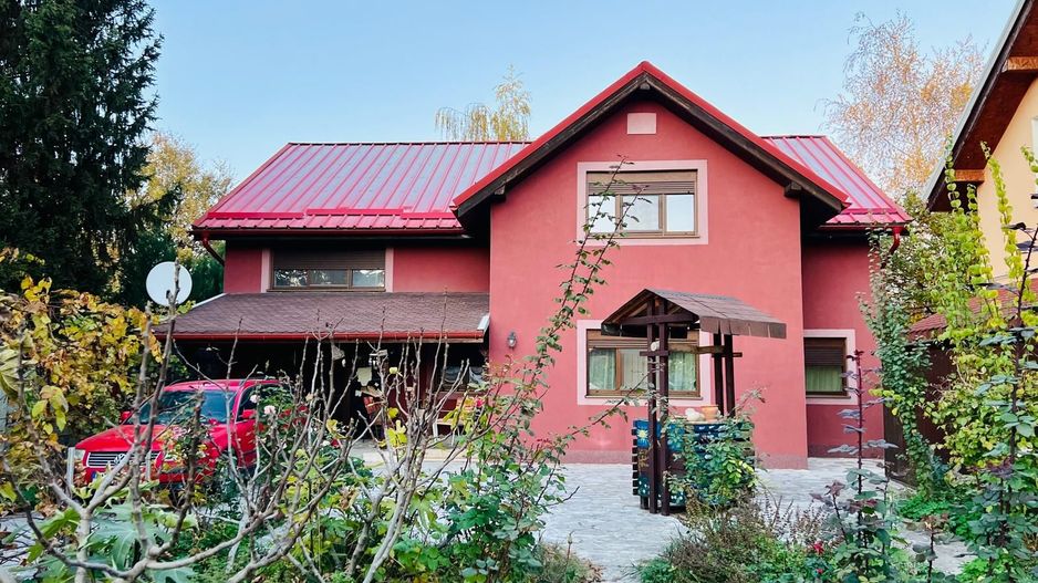 Casa individuala pozitie foarte buna si teren generos - Poză 1