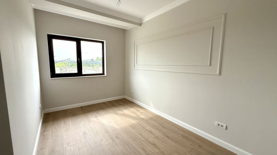 CASA TIP DUPLEX DESPARTIT PRIN GARAJ - Poză 7