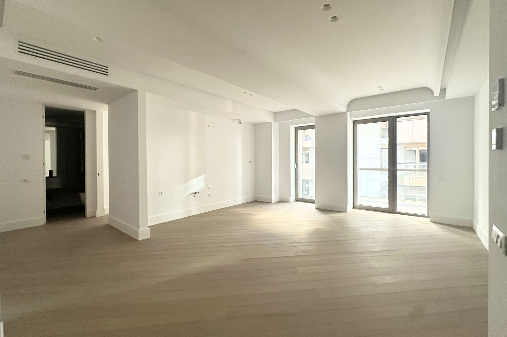 Apartament modern cu 3 camere lifestyle exclusivist Cortina Iancu Nicolae - Poză 1