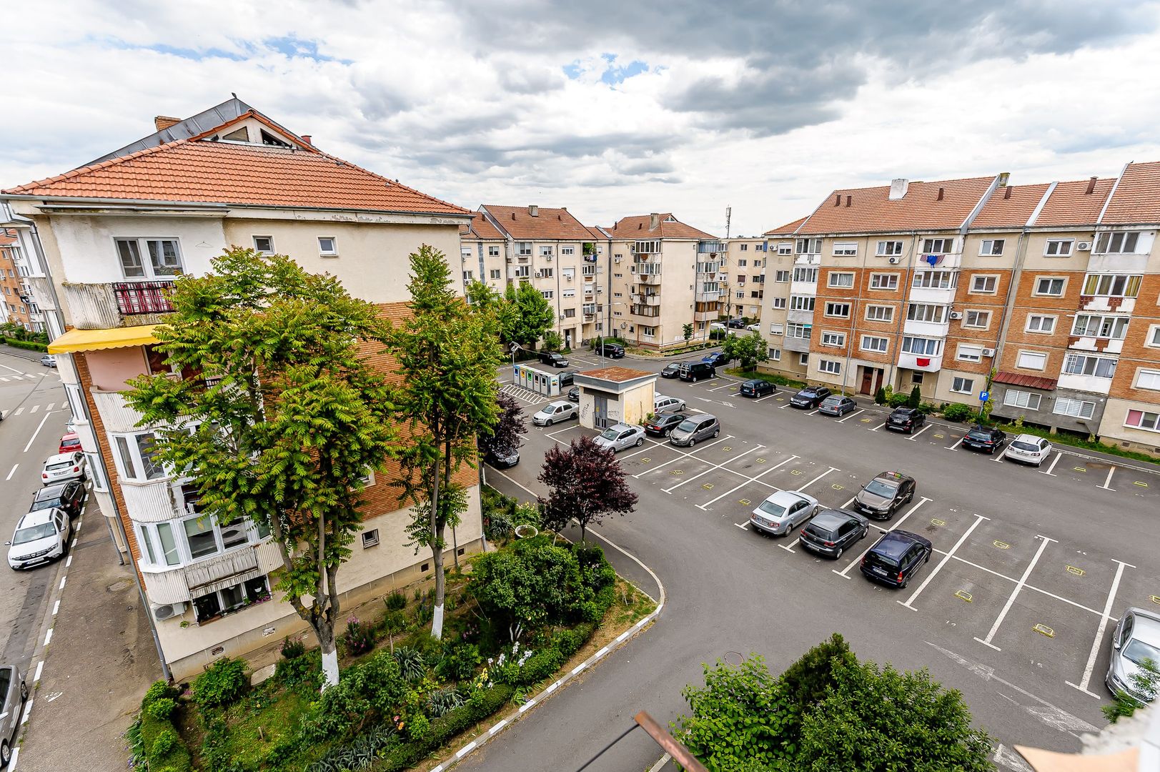 Vandut Apartament cu 3 camere decomandat in Alfa Comision 0 - Poză 2