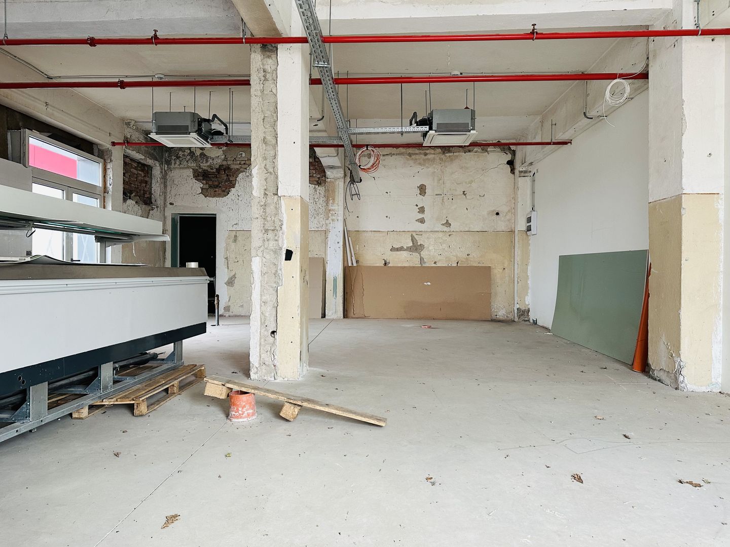 Auchan Buziasului | Spatiu Comercial 108 mp - Acces din exterior | 0% - Poză 9