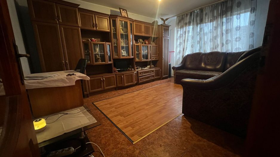 Apartament 1 camera decomandat– Zona Blascovici, etaj 3 - Poză 1