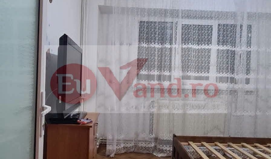 De vanzare apartament cu 2 camere, central, Bloc BR, et. 2, 76.000 euro - Poză 5