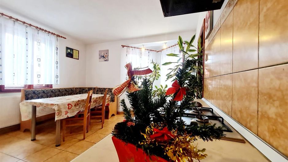 Pensiune in decor fermecator, loc de istorie si legenda, Moieciu de Jos, Bran - Poză 17