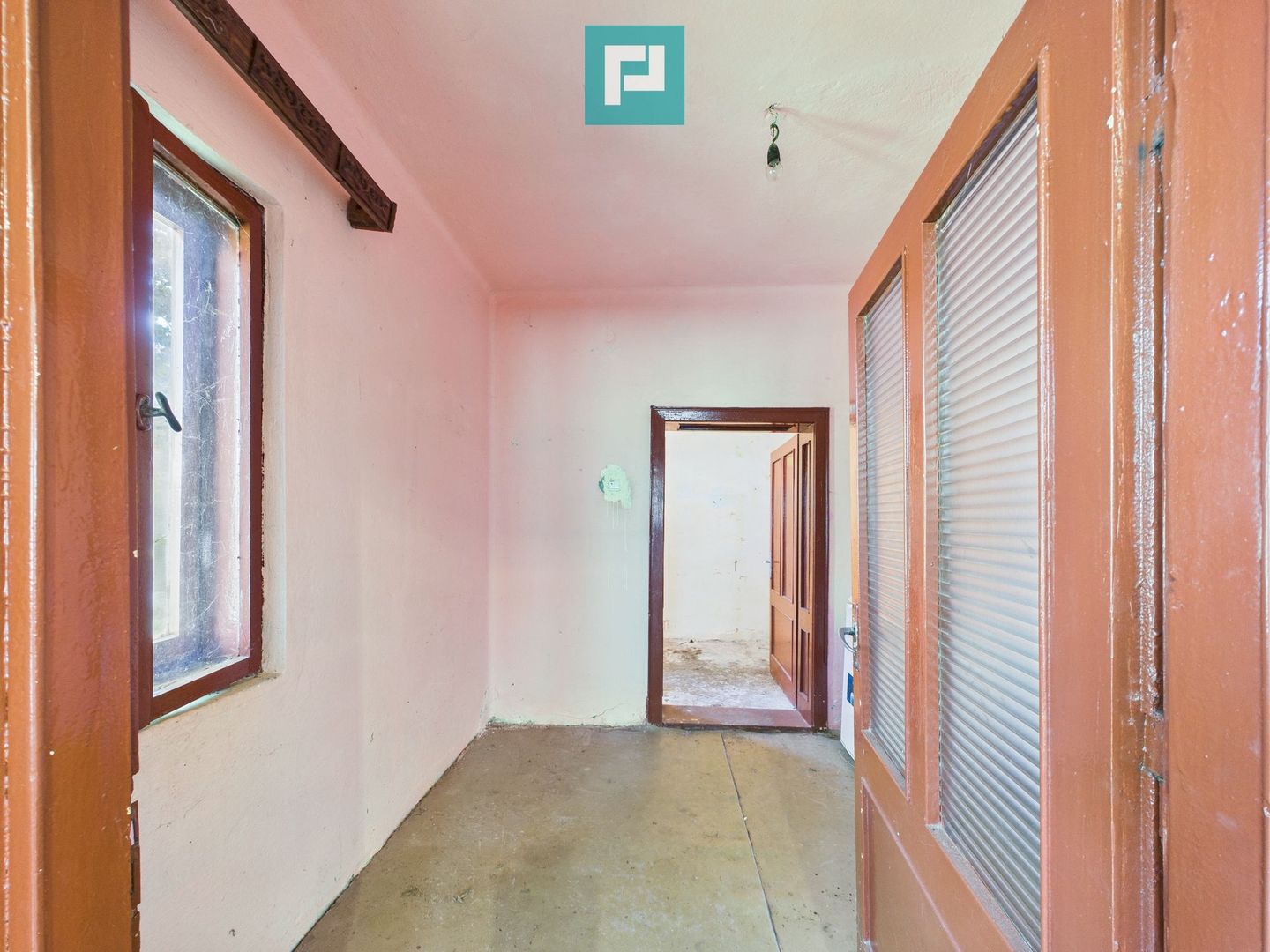 Casă cu teren de 4707 mp în Hălmăgel, județul Arad - Poză 11