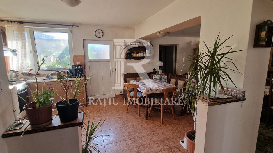 Casa cu 5 camere de vanzare | Iosia | Oradea. - Poză 2