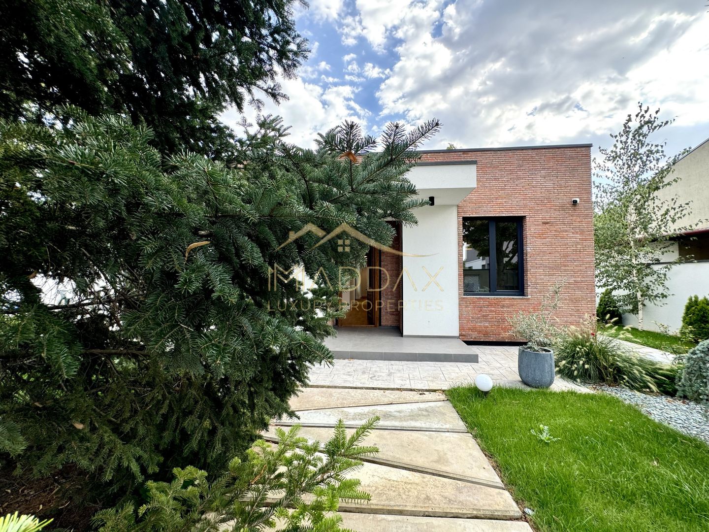 Vila cu 5 camere // * 565 mp gradina* // Tunari - Poză 94