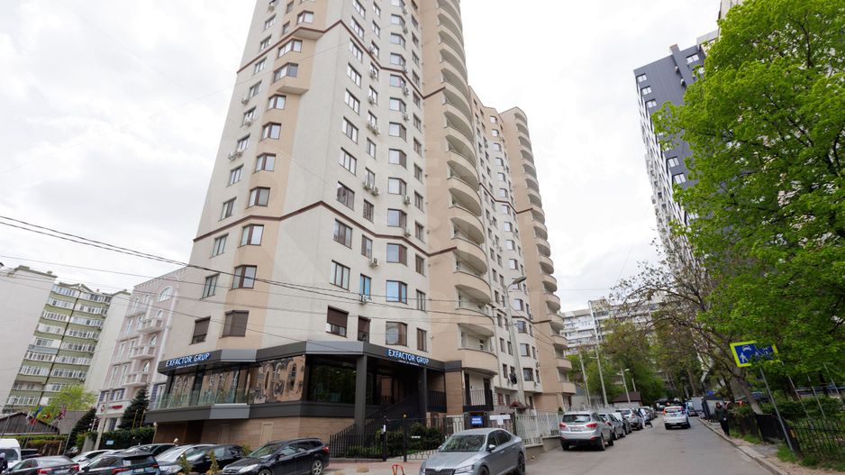 Vânzare, apartament 3 camere, str. Lev Tolstoi, Centru - Poză 1