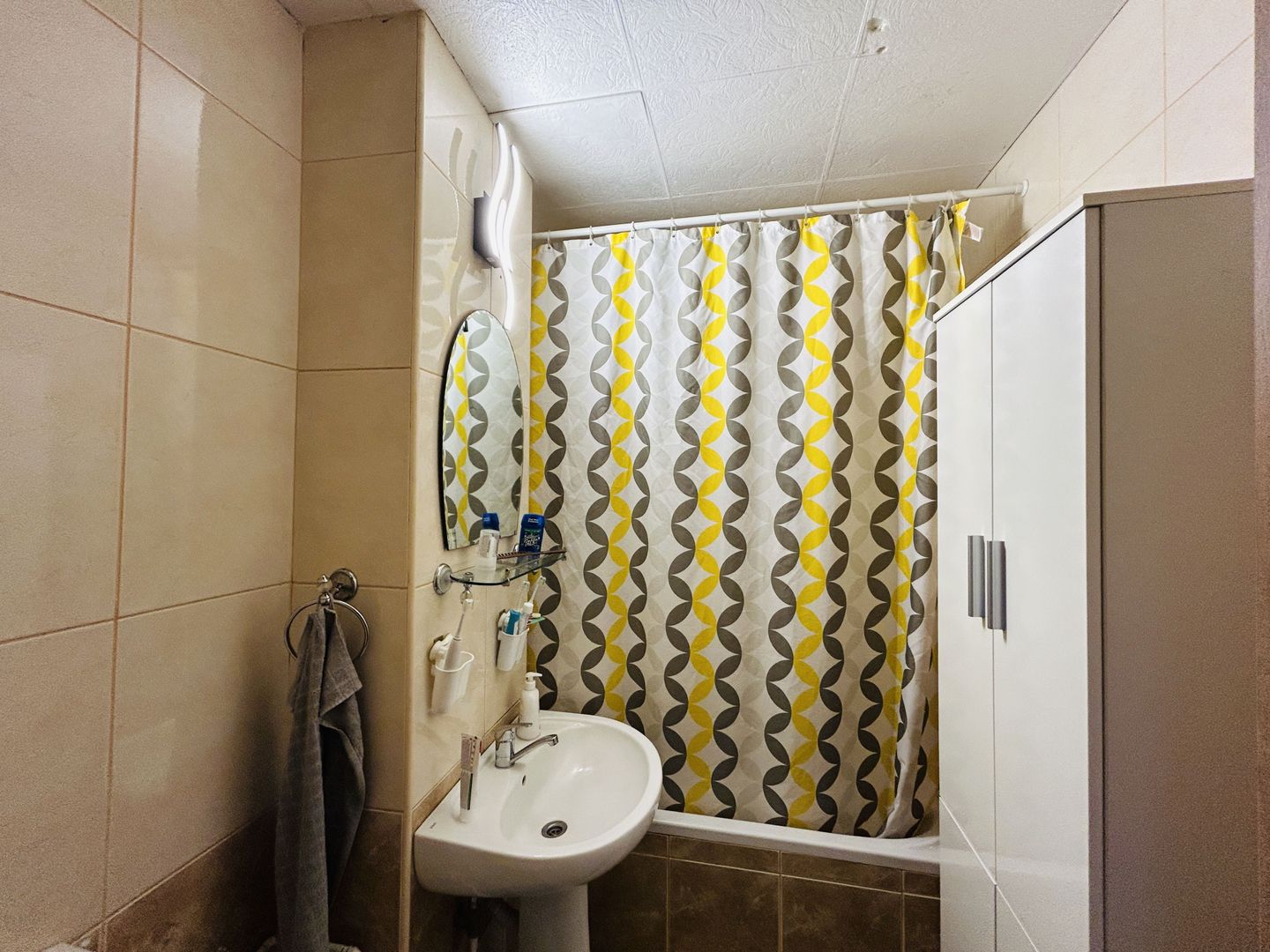 Apartament decomandat, cu 3 camere, 2 bai, 2 balcoane - Zona Strand - Poză 19