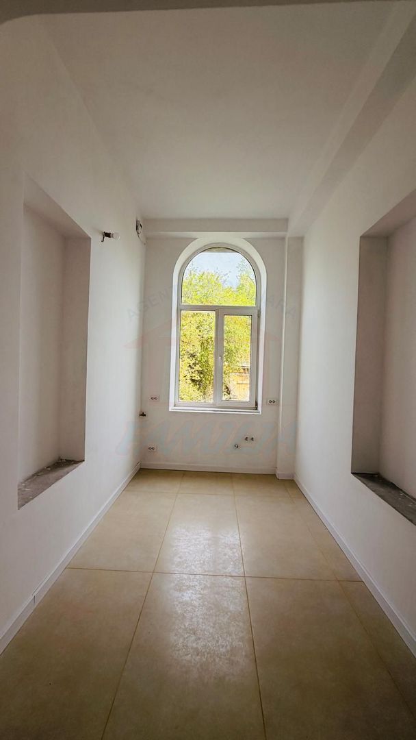 Apartament în casă, acces separat,  ultracentral, lângă Primări, Galat - Poză 4