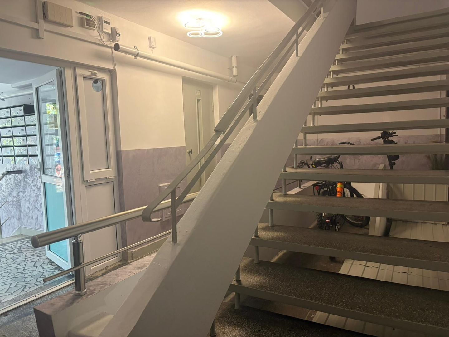 Apartament renovat cu doua camere semidecomandat, piata Domenii - Poză 11
