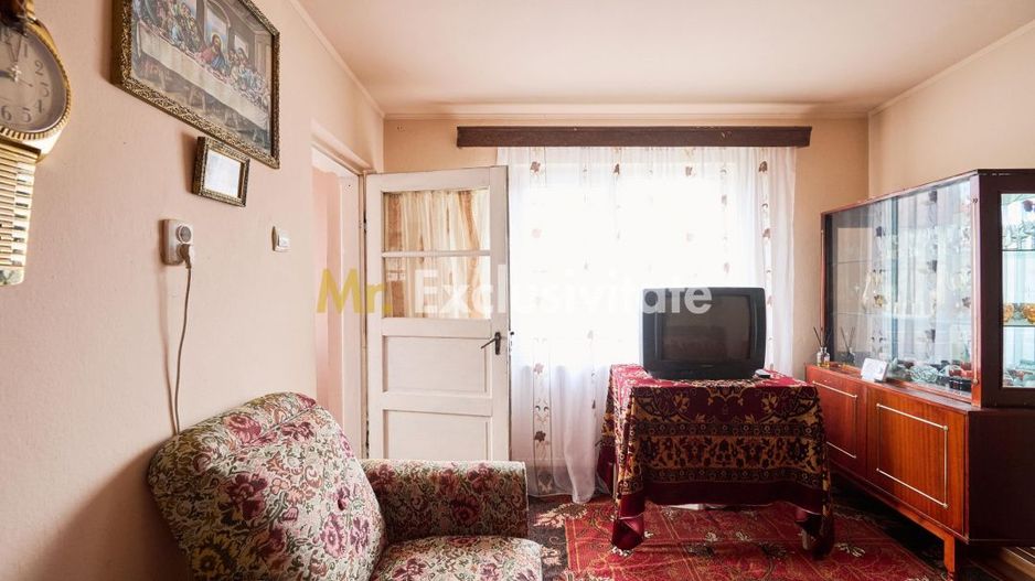 Casa individuala  Leresti la strada principala+ teren 831 mp, utilitati complete - Poză 8