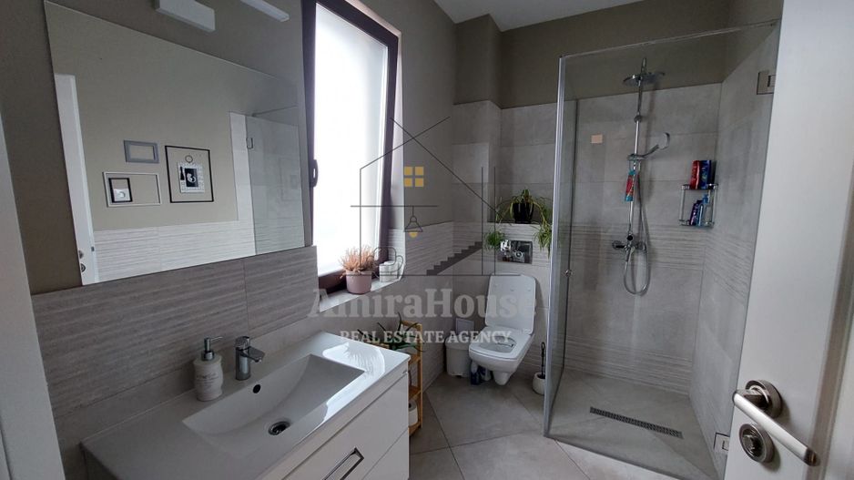 Duplex ultrafinisat mobilat utilat cu 2 locuri de parcare zona Terra - Poză 16