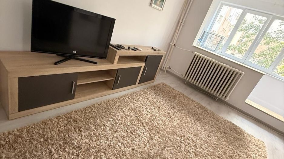 Închiriere Apartament cu 2 camere, decomandat,2 min metrou 1 Decembrie 1918 - Poză 2