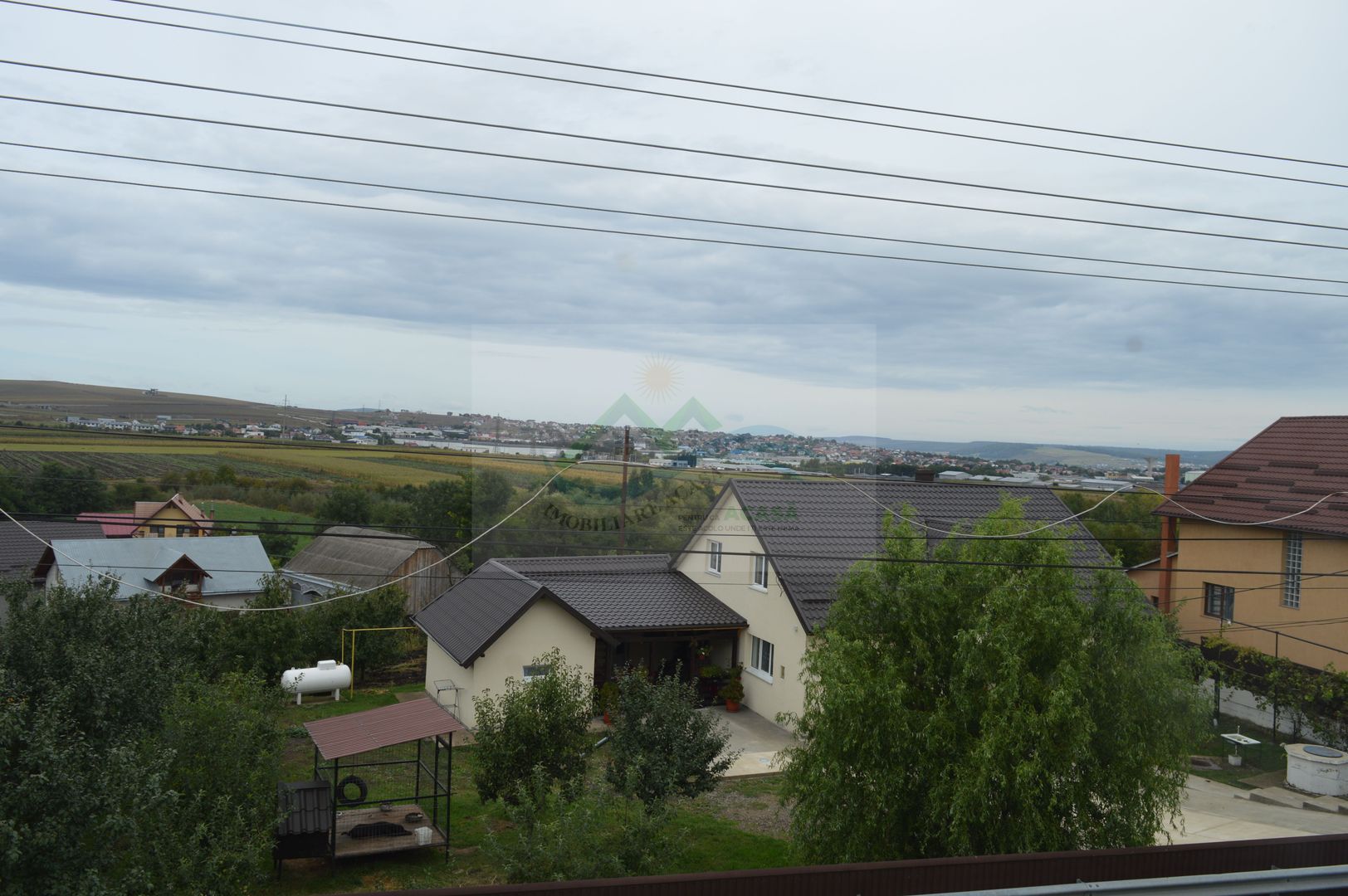 Casă de vânzare în Sfântu Ilie și teren 2000 mp - Poză 20