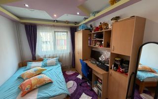 Apartament-3-Camere-Decomandat-56mp-Utili-Balcon-Etaj 3-Astra - Poză 3