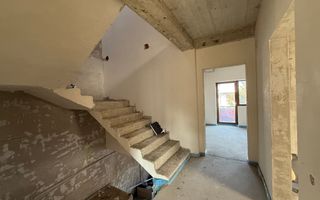 Duplex  cu suprafata utila generosa, pe o strada linistita! - Poză 12