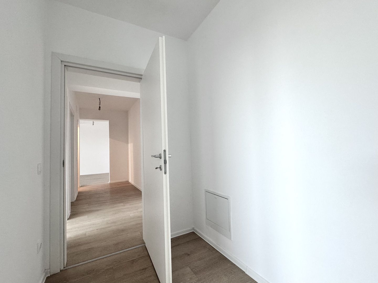 Apartament 4 camere Decomandat + Grădină Proprie - Atria Urban Resort - Poză 3