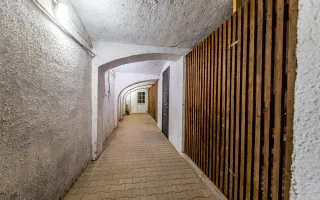 Apartament cu 4 camere si terasa si curte proprie, langa primarie - Poză 13