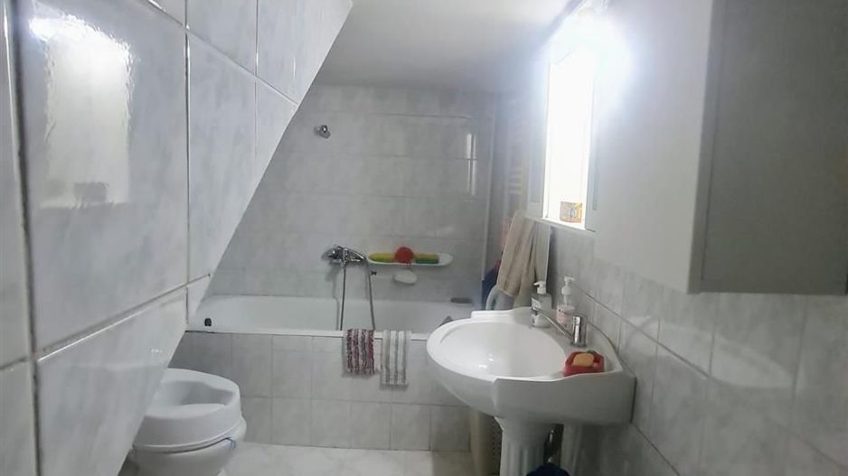 Casa D+P+E  zona Garii Oradea - Poză 12