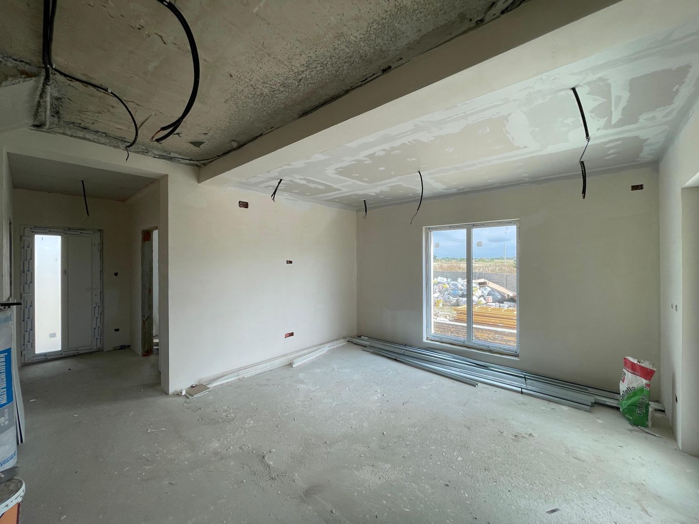 Duplex despartit prin camera tehnica - 4 Dormitoare - Urseni - Poză 3