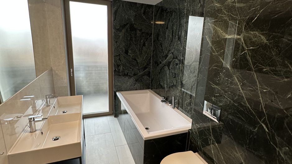 Apartament bloc nou 4 camere - parcare subterana - Poză 14